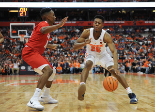 Syracuse guard Tyus Battle drives to the hoop.
Battle led all players with 18 points on Friday night.